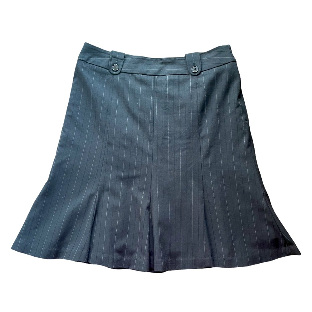 Worthington Stretch Pleated Pinstriped Knee Length Skirt | Size 8